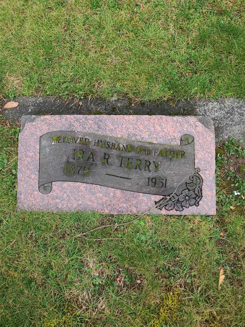 Ira R. Terry's grave. Photo 1