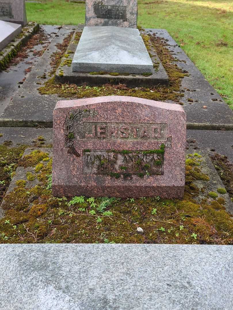 Tonnes Andreas Jerstad's grave. Photo 1