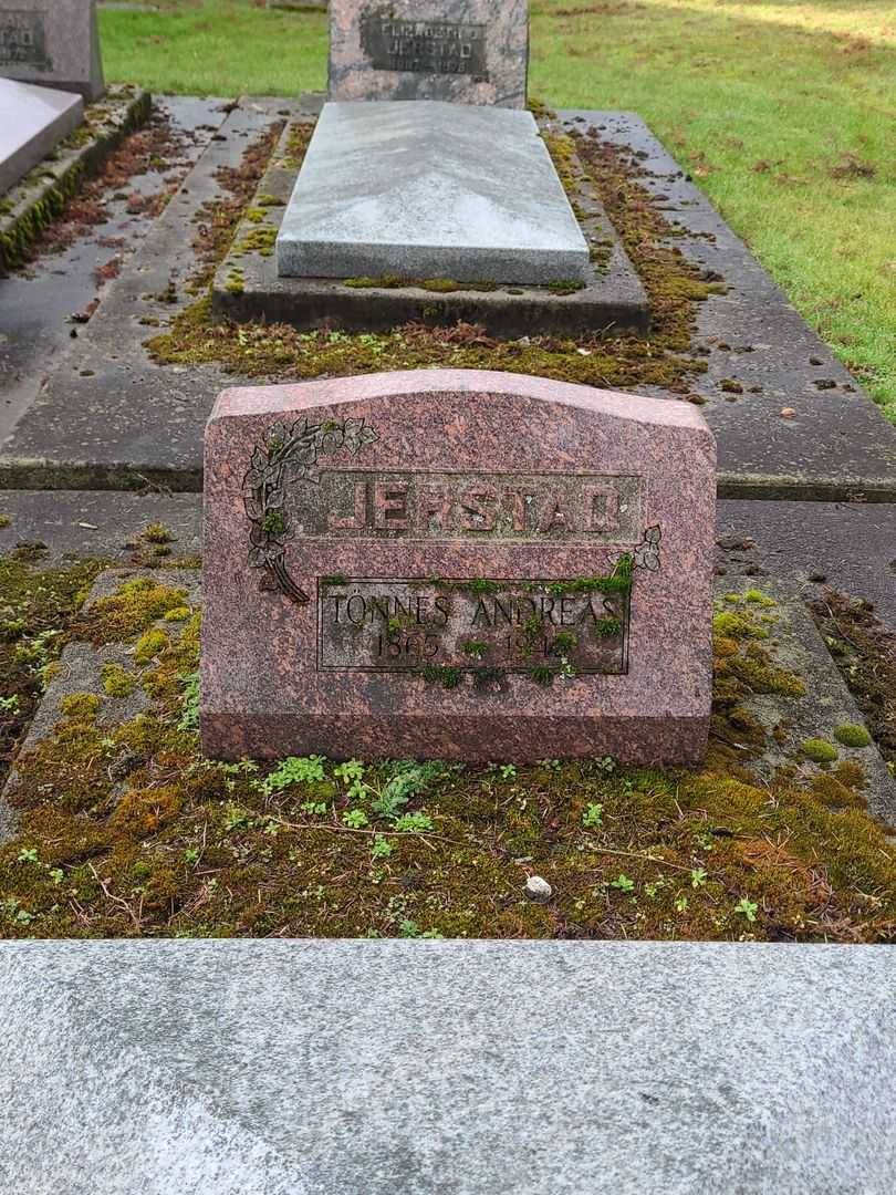 Tonnes Andreas Jerstad's grave. Photo 2