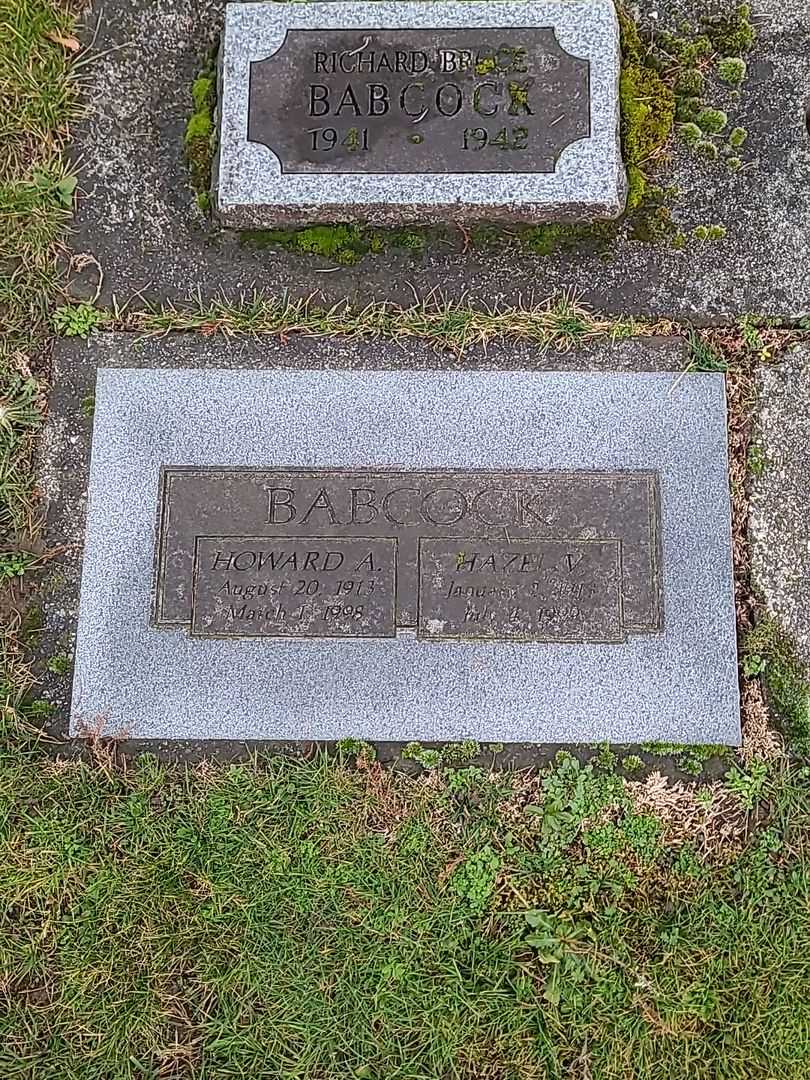 Hazel V. Babcock's grave. Photo 2