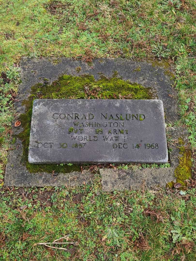 Conrad Naslund's grave. Photo 1