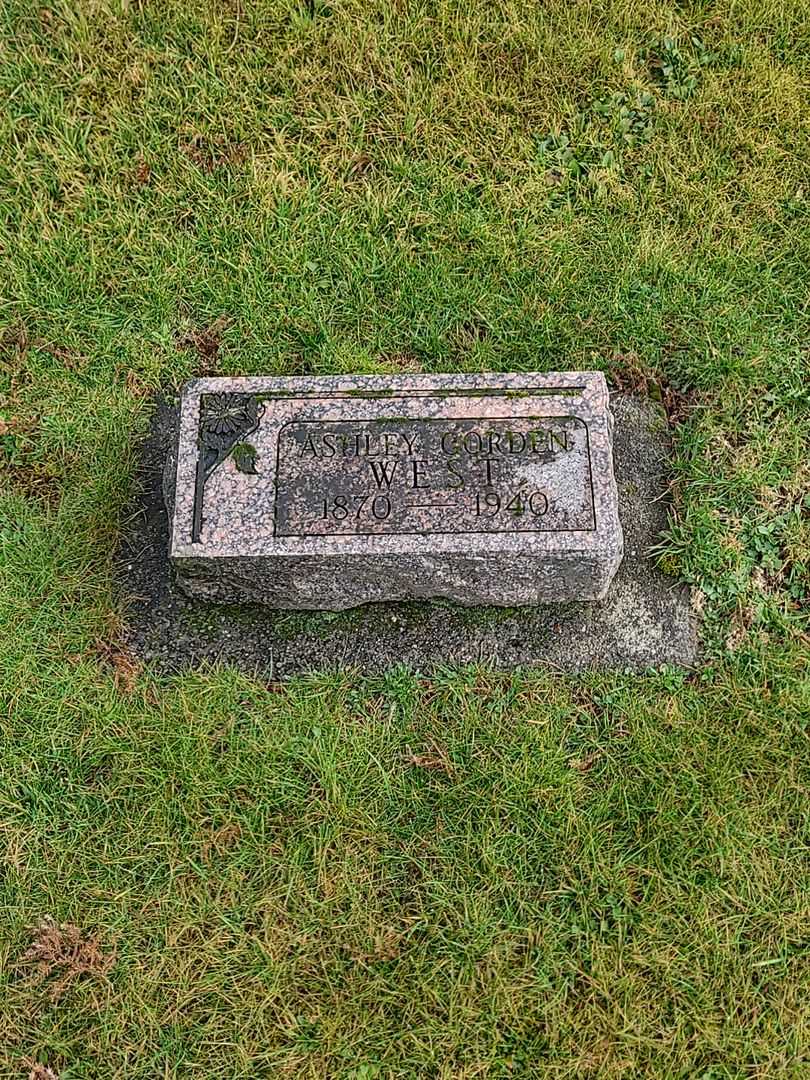Ashley Gorden West's grave. Photo 1
