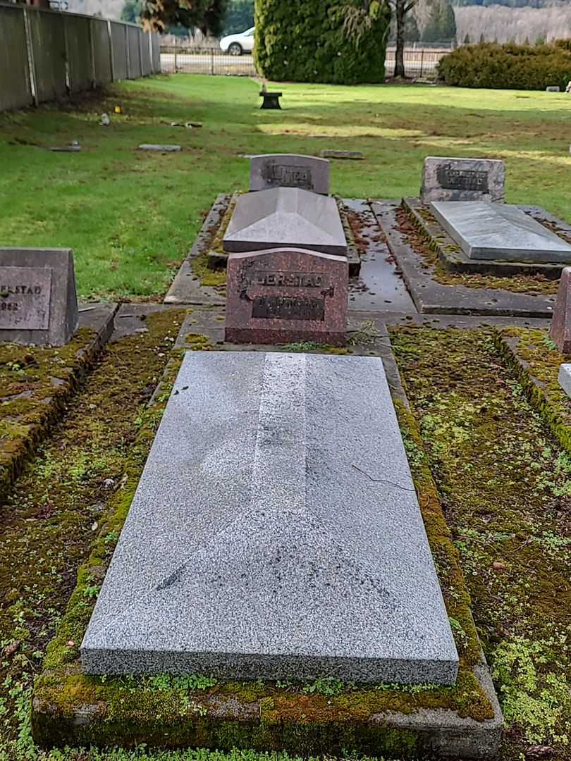 Hannah Moi Jerstad's grave. Photo 2