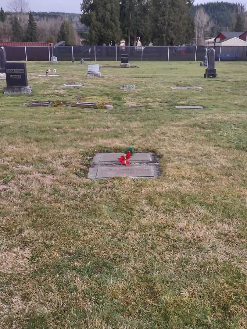 Lena Scheidegger's grave. Photo 3