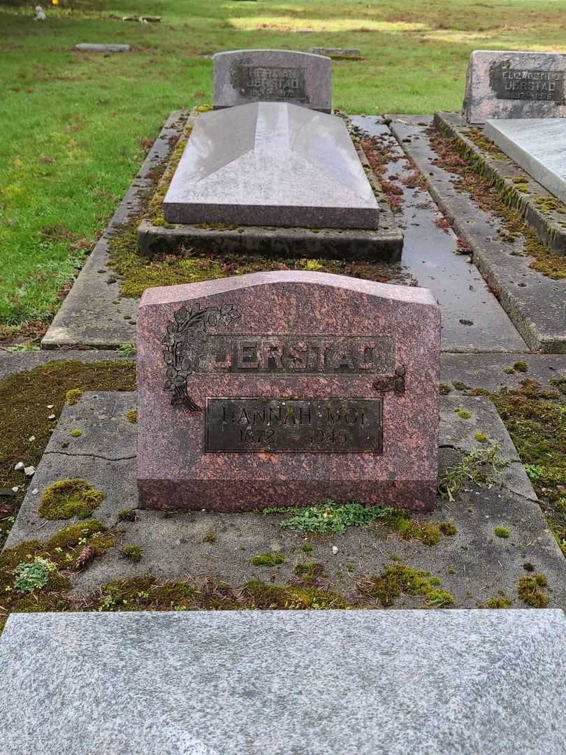 Hannah Moi Jerstad's grave. Photo 1