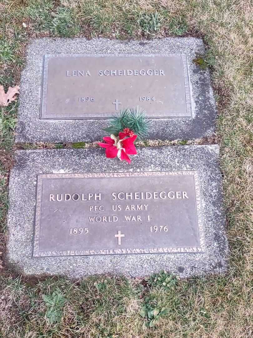 Lena Scheidegger's grave. Photo 4