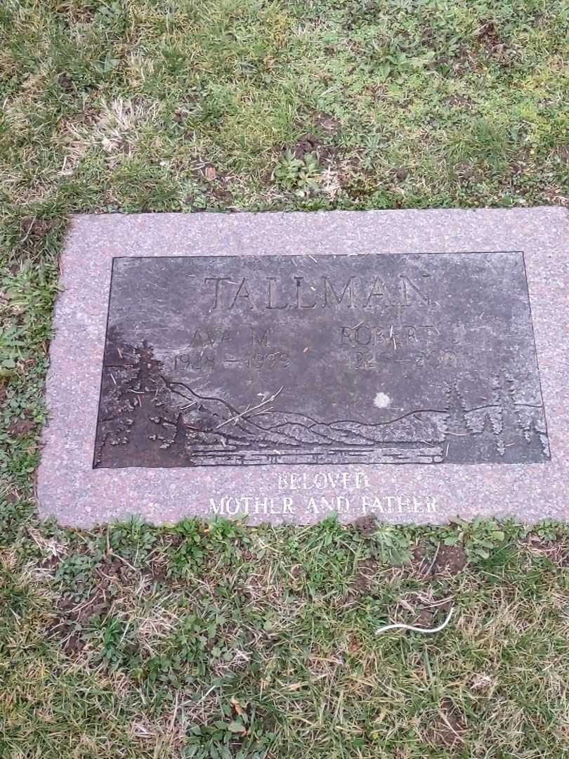 Ava m. Tallman's grave. Photo 1