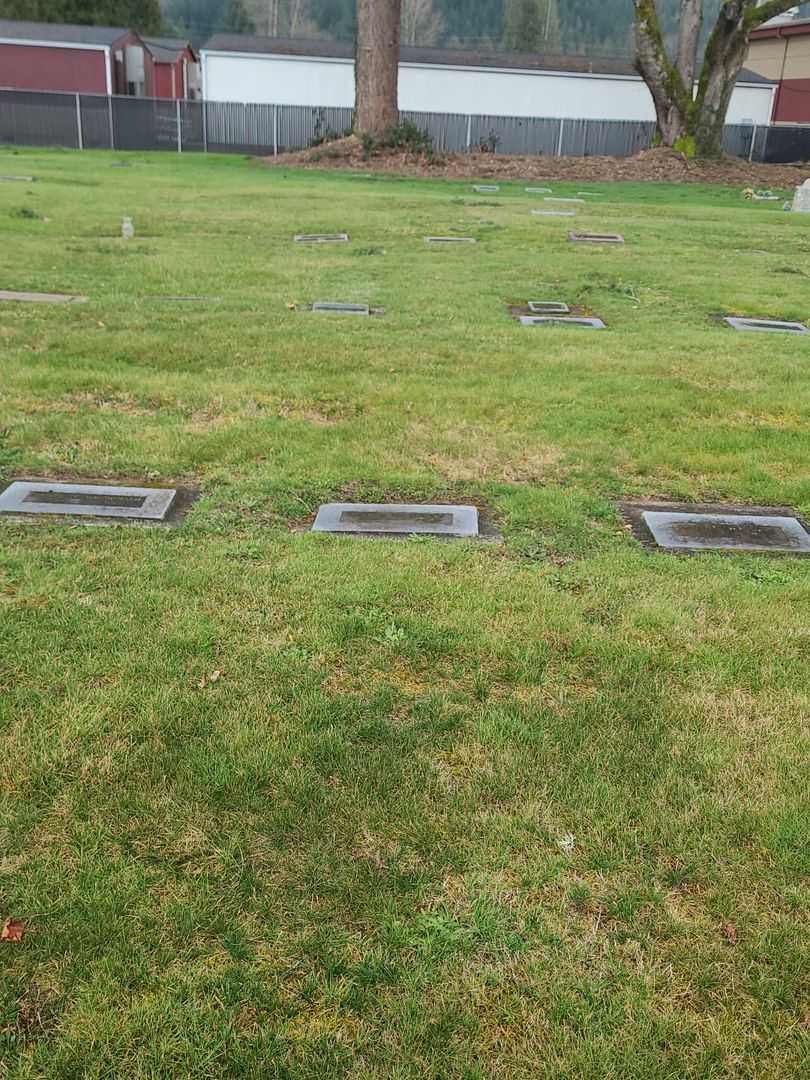 Mary E. MacDonald's grave. Photo 1