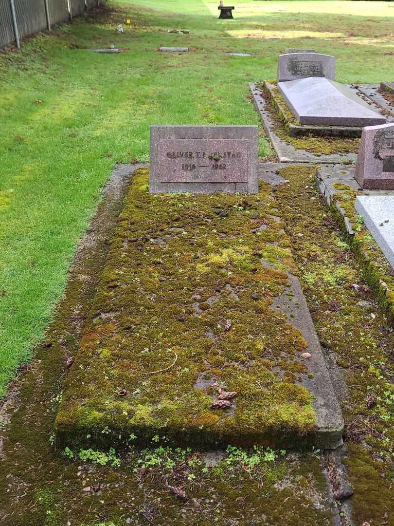 Oliver T. E. Jerstad's grave. Photo 1