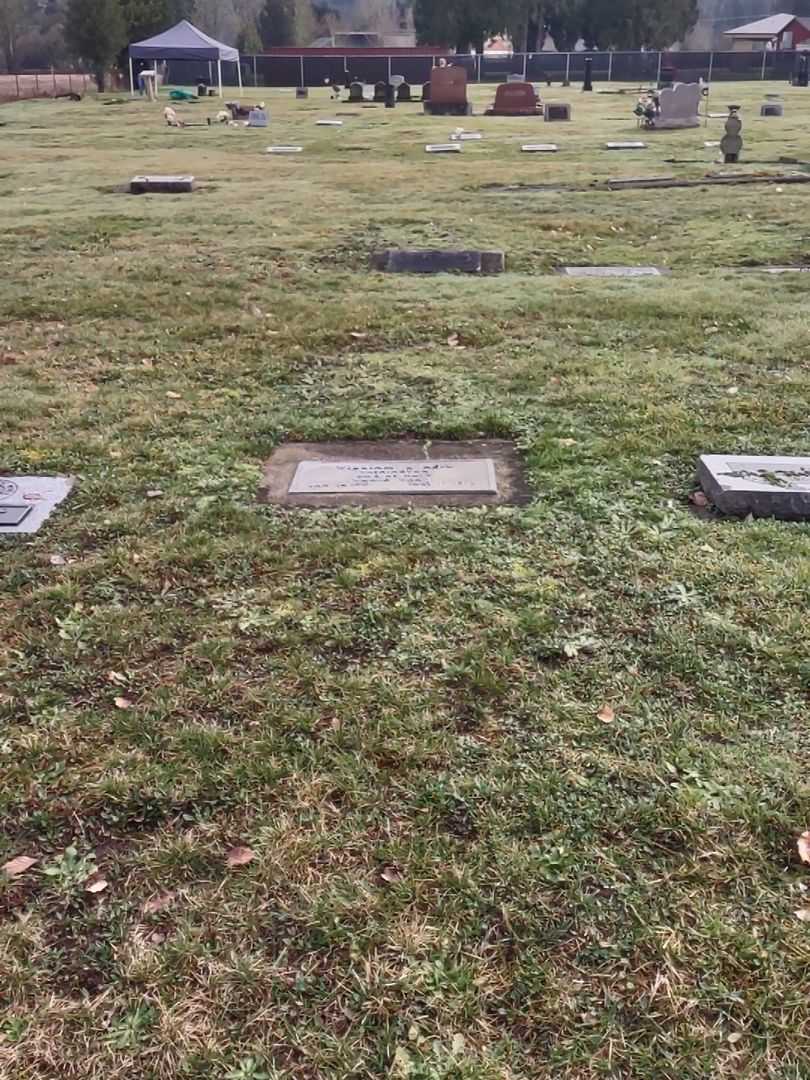 William L. Reid's grave. Photo 1