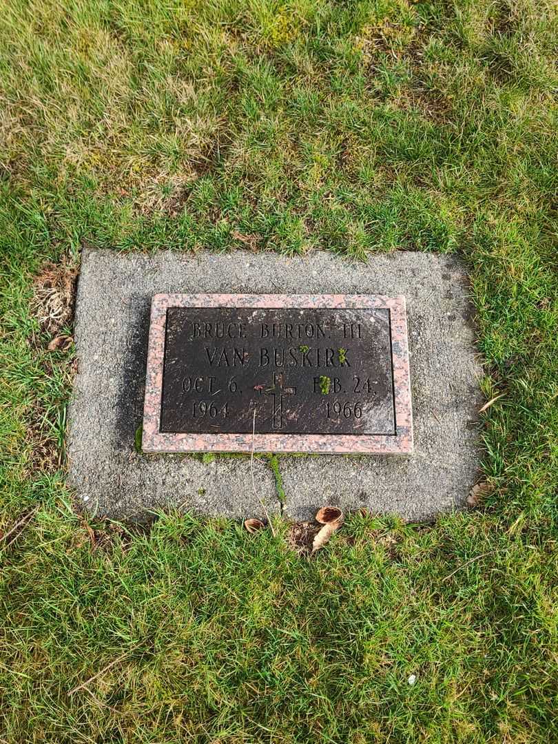 Bruce Burton Van Buskirk Third's grave. Photo 1