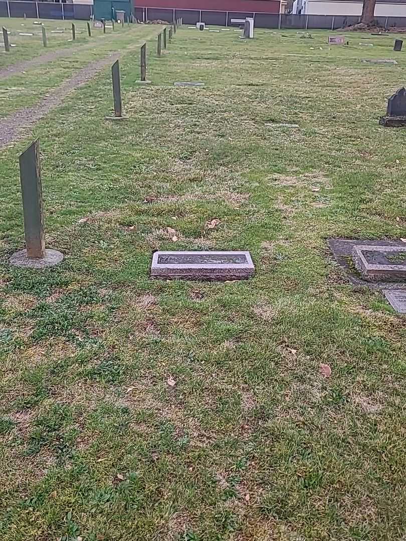 Martha K. Entwistle's grave. Photo 1