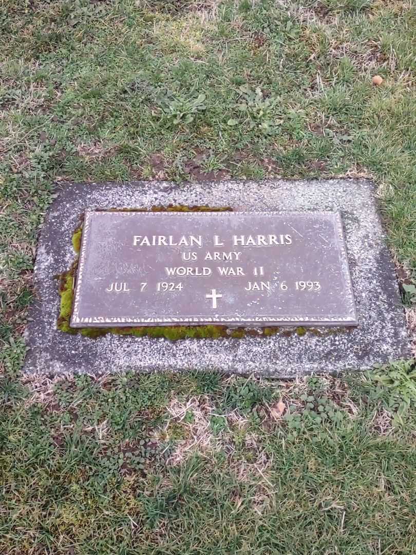 Fairlan L. Harris's grave. Photo 1