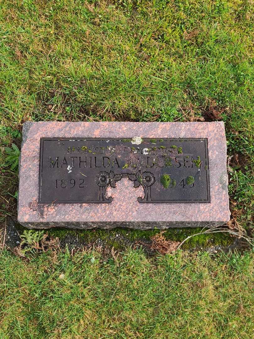 Mathilda Andersen's grave. Photo 1