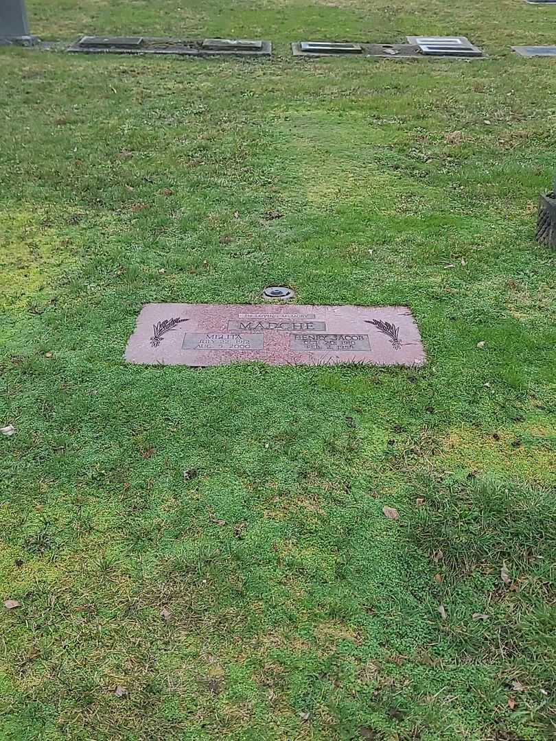 Henry Jacob Madche's grave. Photo 1