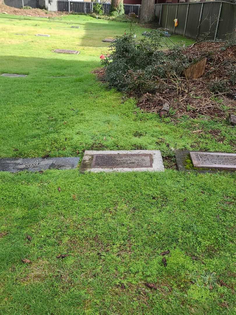 Robert Elwood Rose's grave. Photo 3