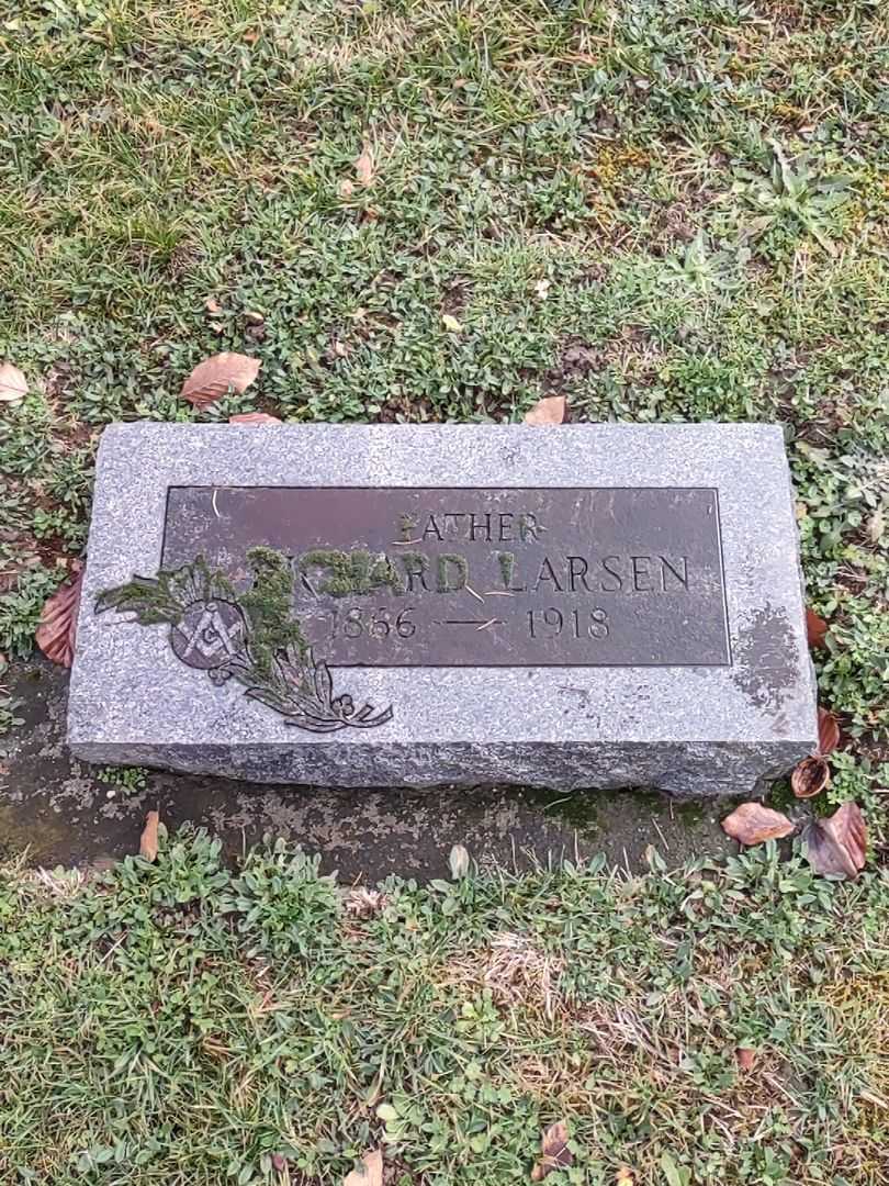 Richard Larsen's grave. Photo 1