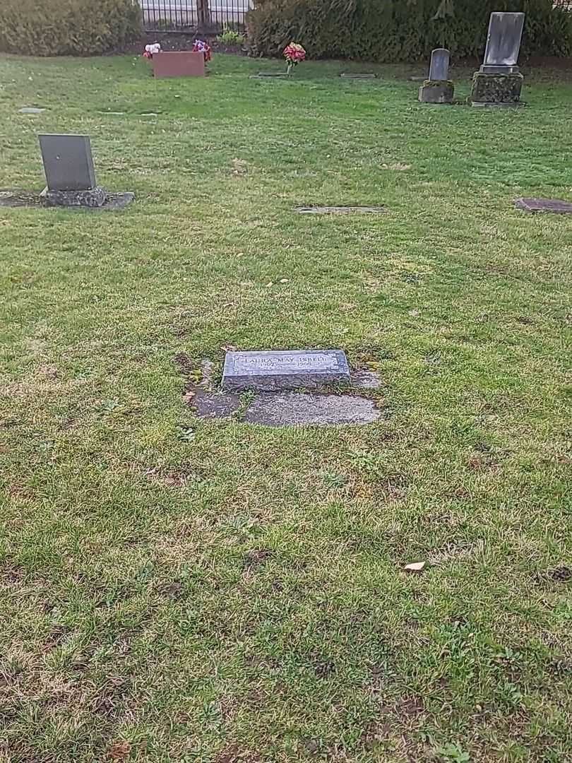Laura May Isbell's grave. Photo 2