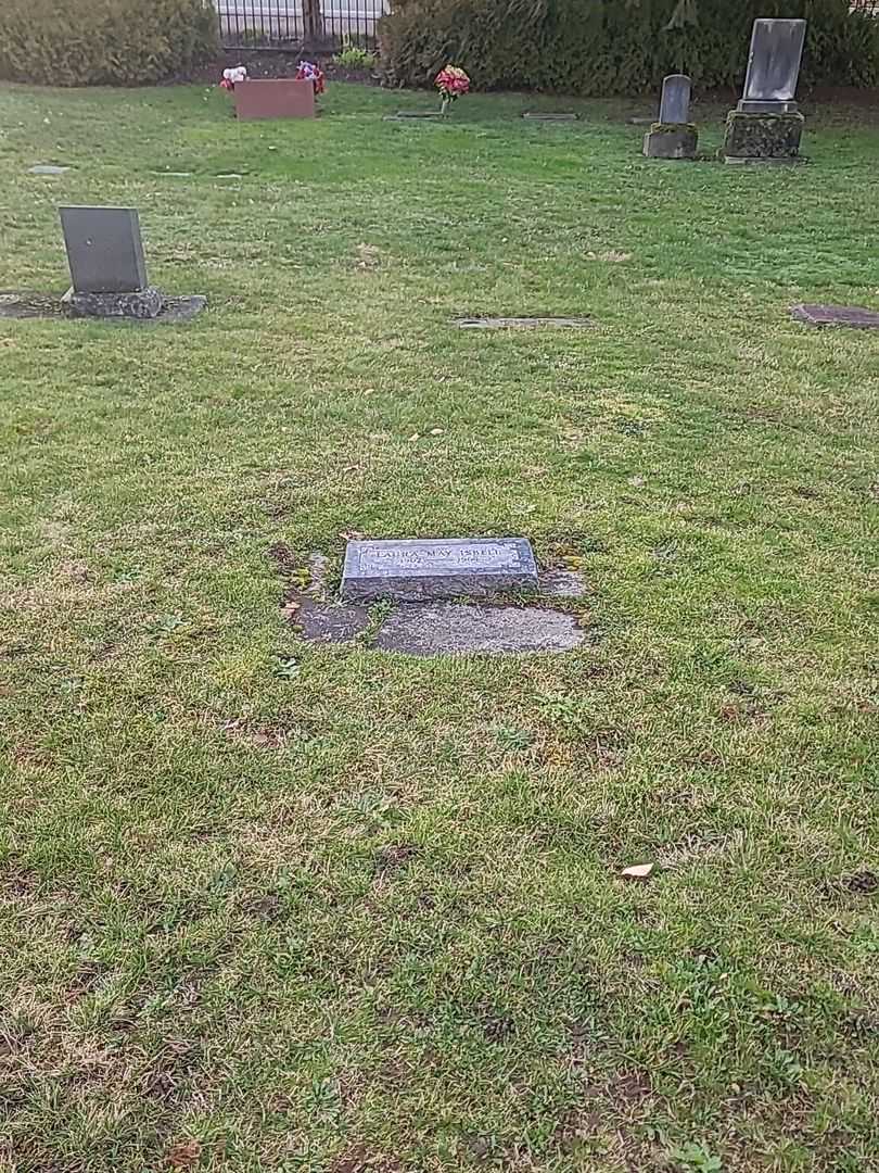 Laura May Isbell's grave. Photo 1