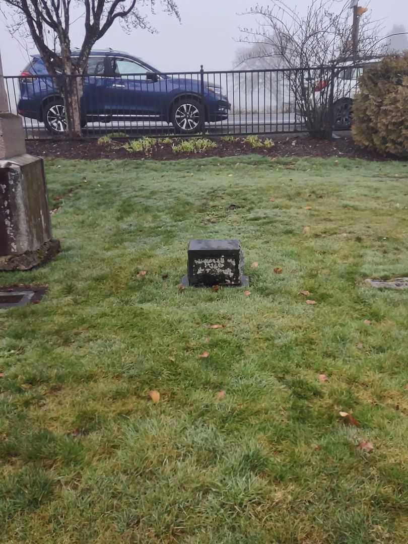 Chauncey O. Shaw's grave. Photo 2