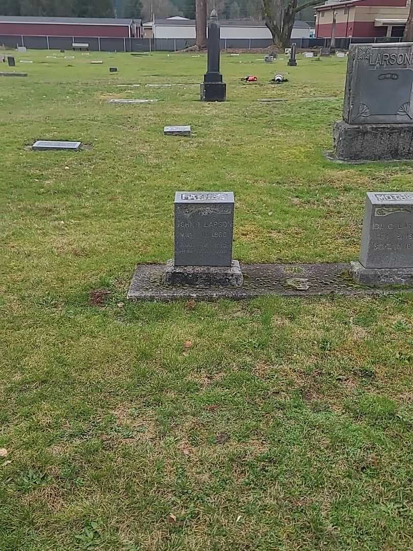 John T. Larson's grave. Photo 1