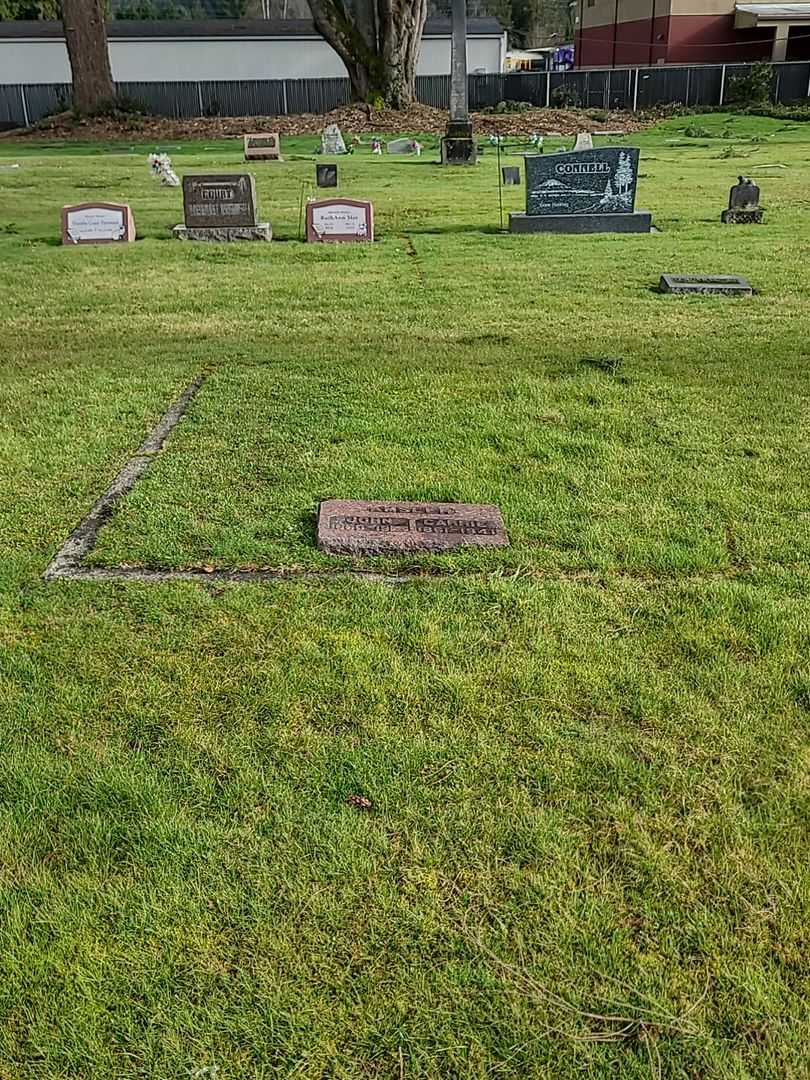 Carrie Amsler's grave. Photo 1