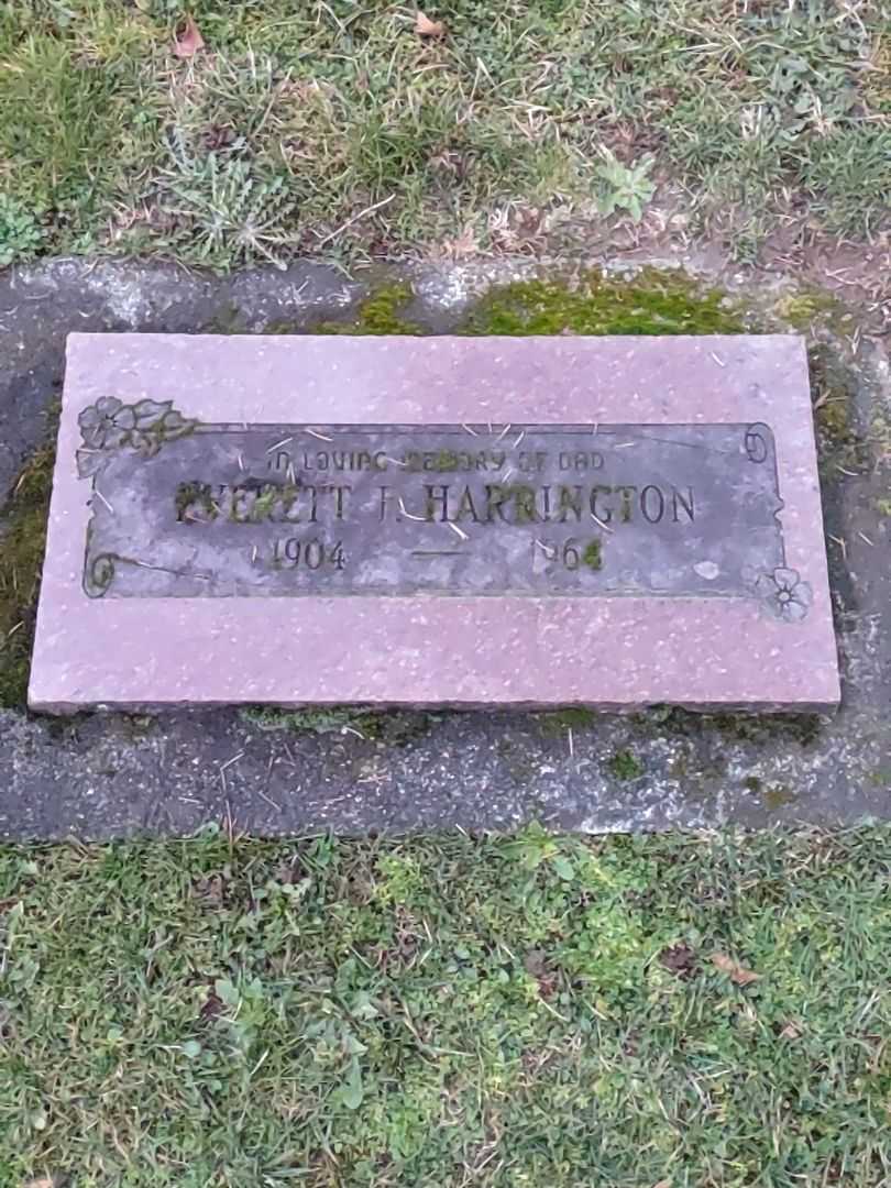 Everett F. Harrington's grave. Photo 1