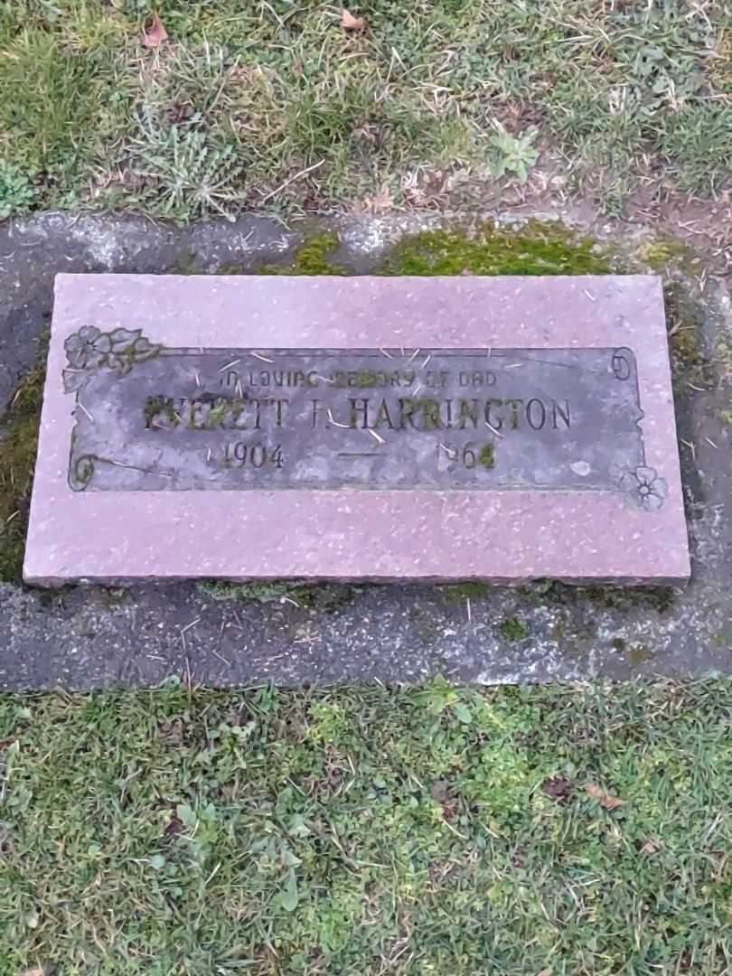 Everett F. Harrington's grave. Photo 2