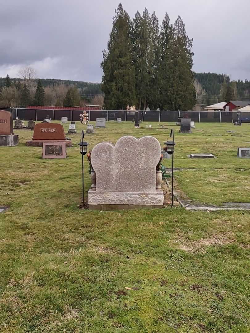 Baby Valentin Vazquez's grave. Photo 1