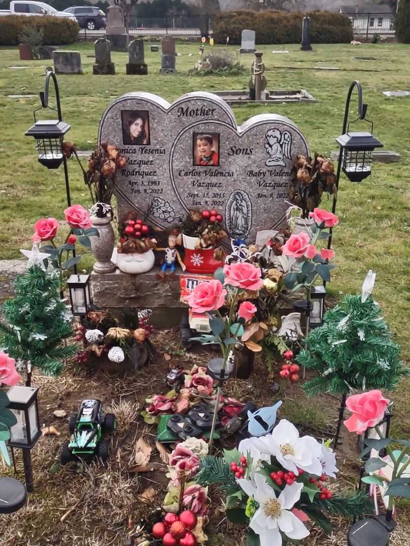 Monica Yesenia Vazquez Rodriguez's grave. Photo 1