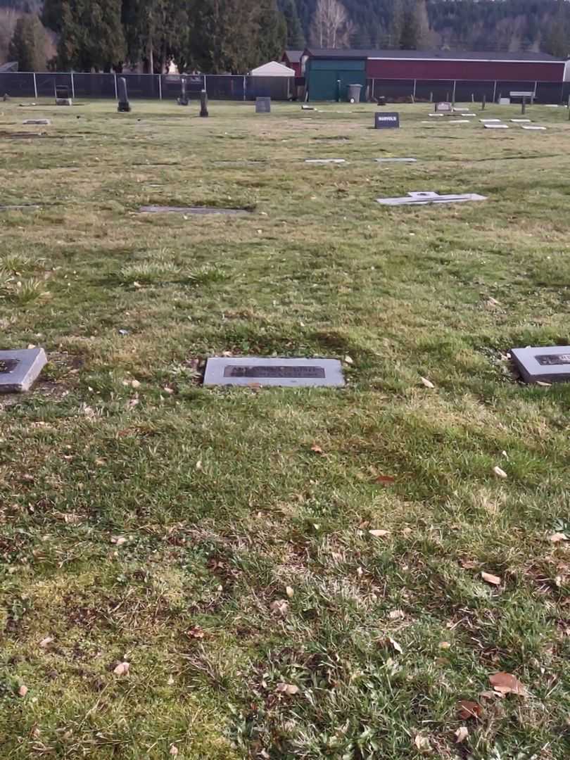 Amy Lydia Mallonee's grave. Photo 1