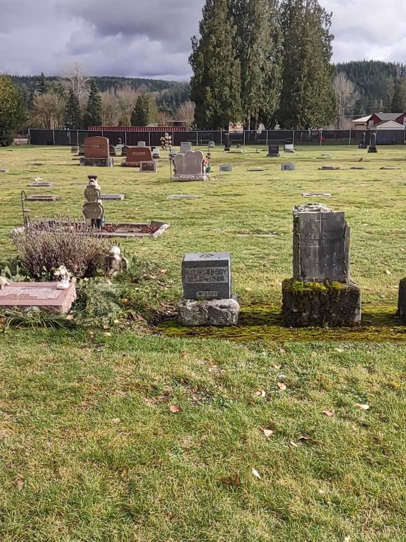 Pat Kennedy's grave. Photo 1