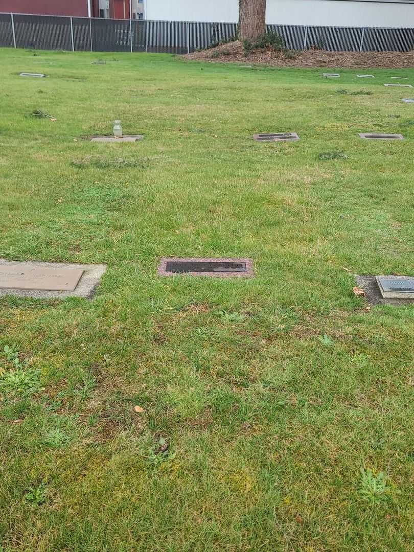 Mary Jane Langlois's grave. Photo 1