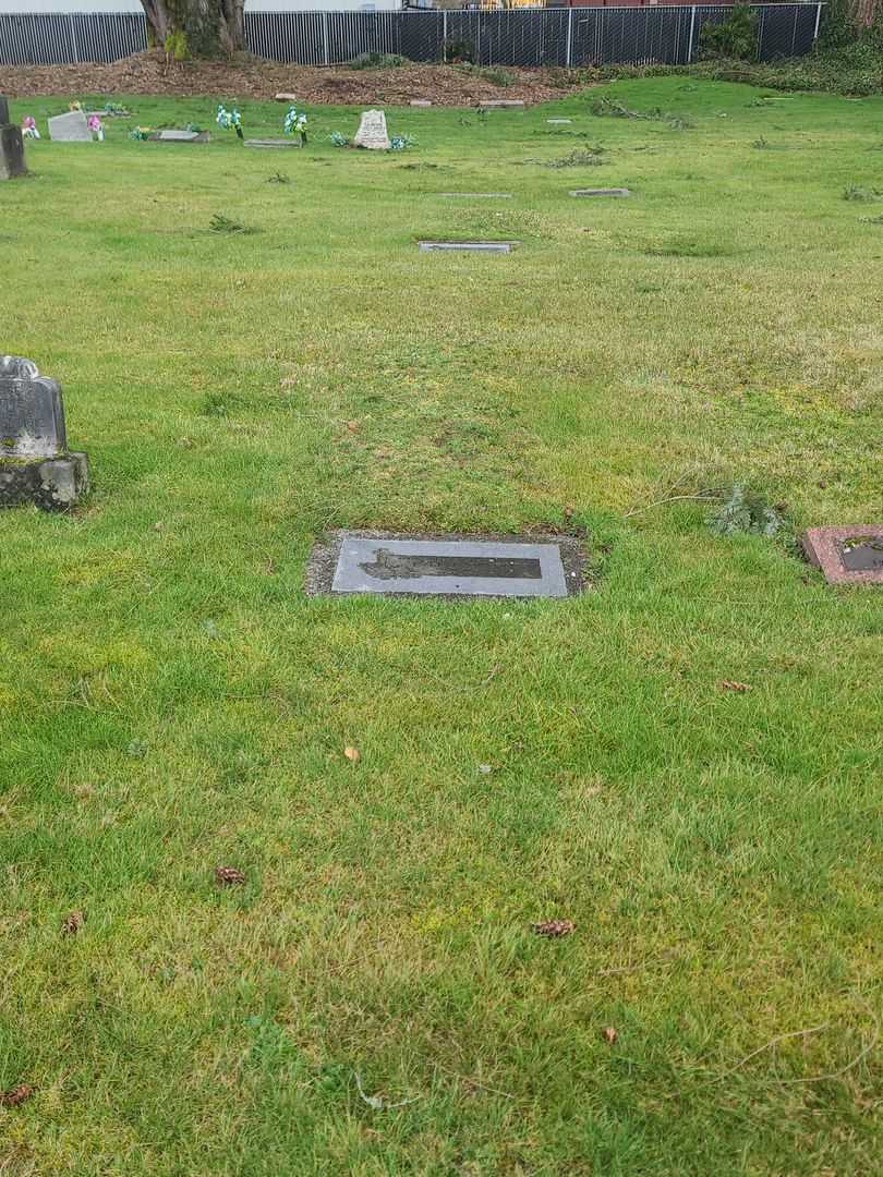 Evelyn Marie Olson's grave. Photo 1