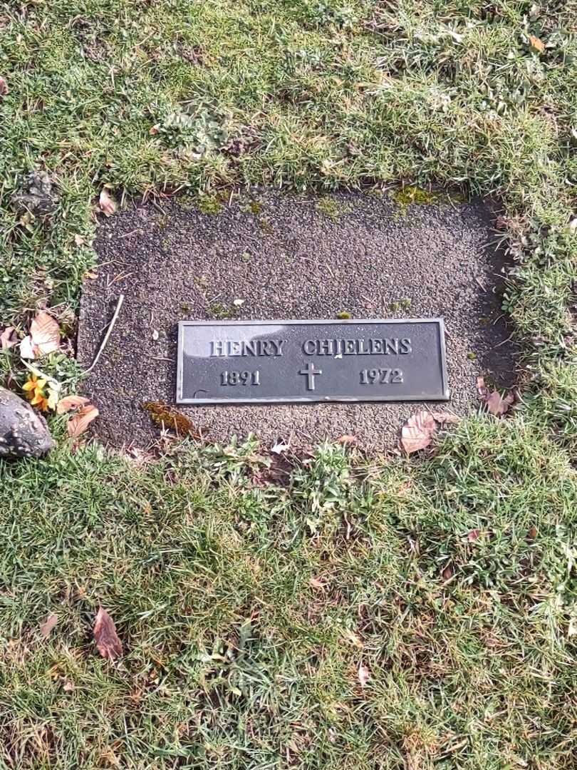 Henry Chielens's grave. Photo 1