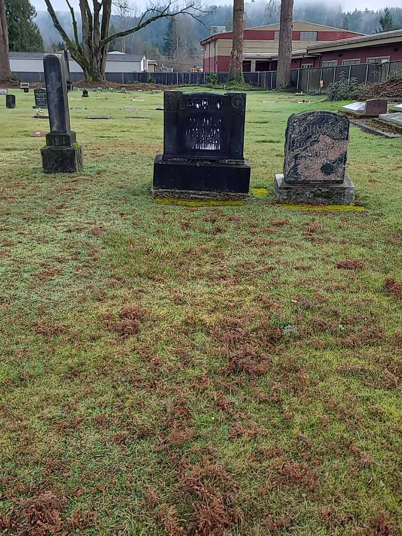 Jennie Naslund Brown's grave. Photo 2