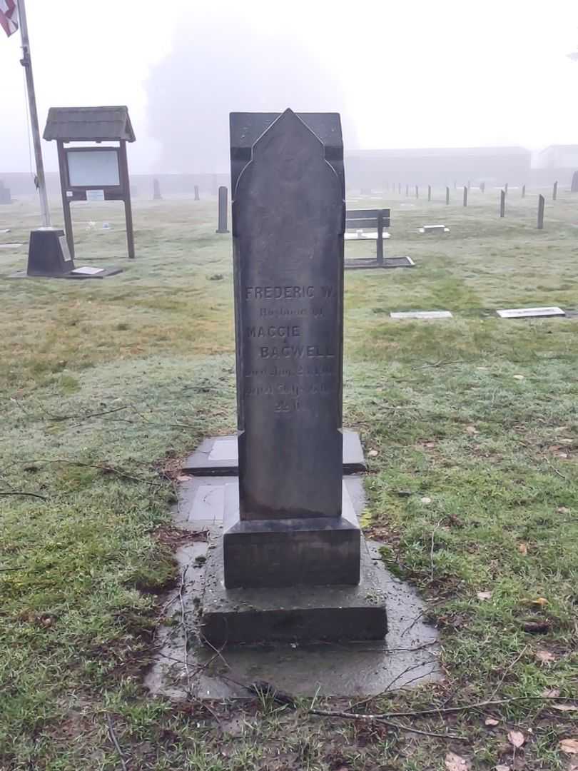 Frederick W. Bagwell's grave. Photo 3