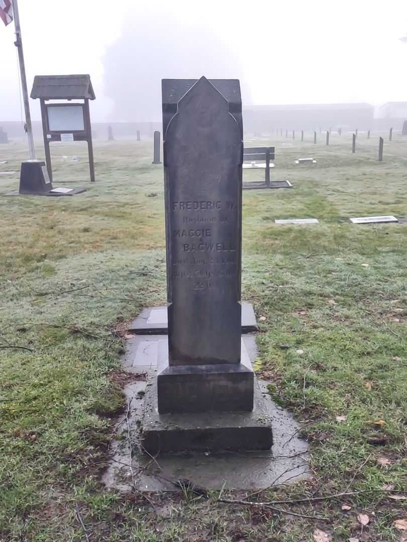 Frederick W. Bagwell's grave. Photo 4