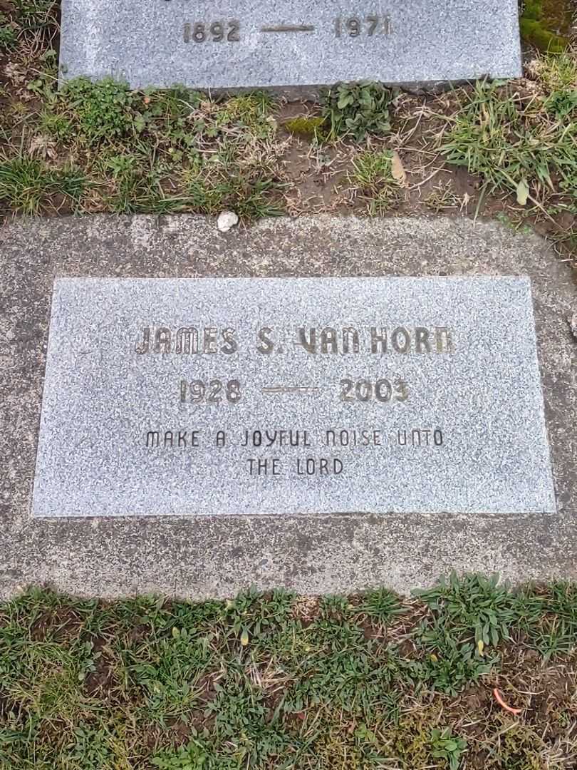 James S. Van Horn's grave. Photo 2