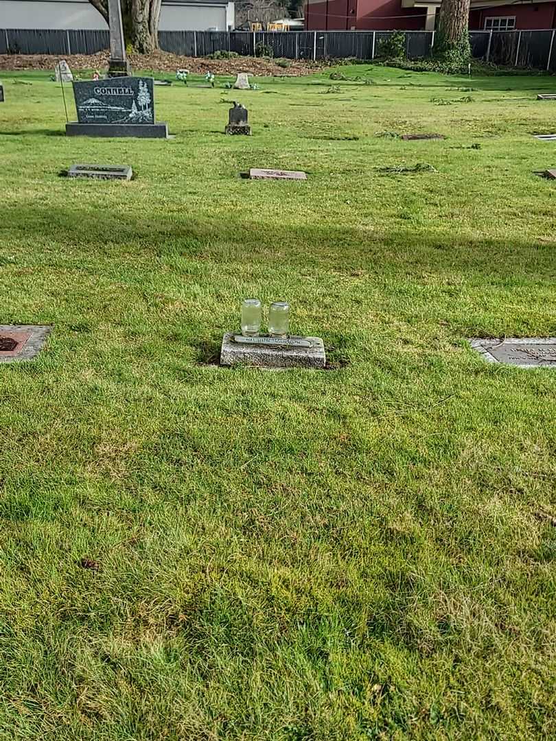 Eileen Cannon's grave. Photo 1