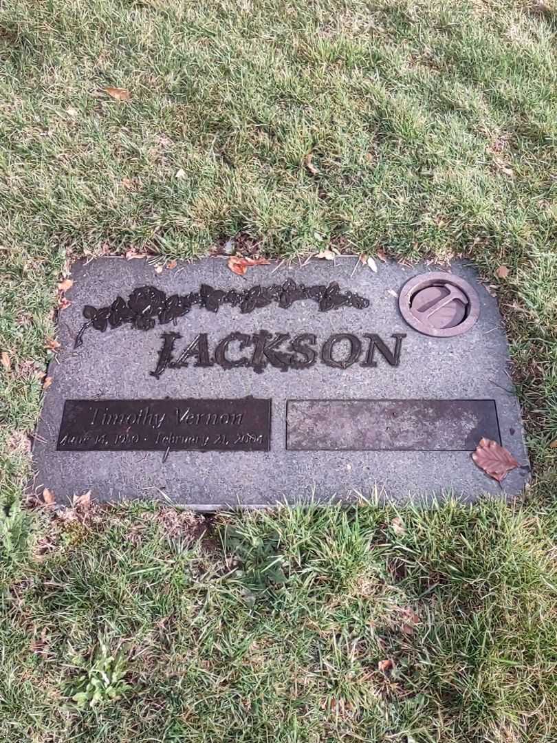 Timothy Vernon Jackson's grave. Photo 2