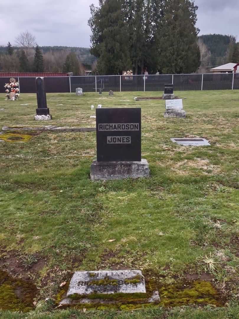 Rachel Richardson's grave. Photo 1