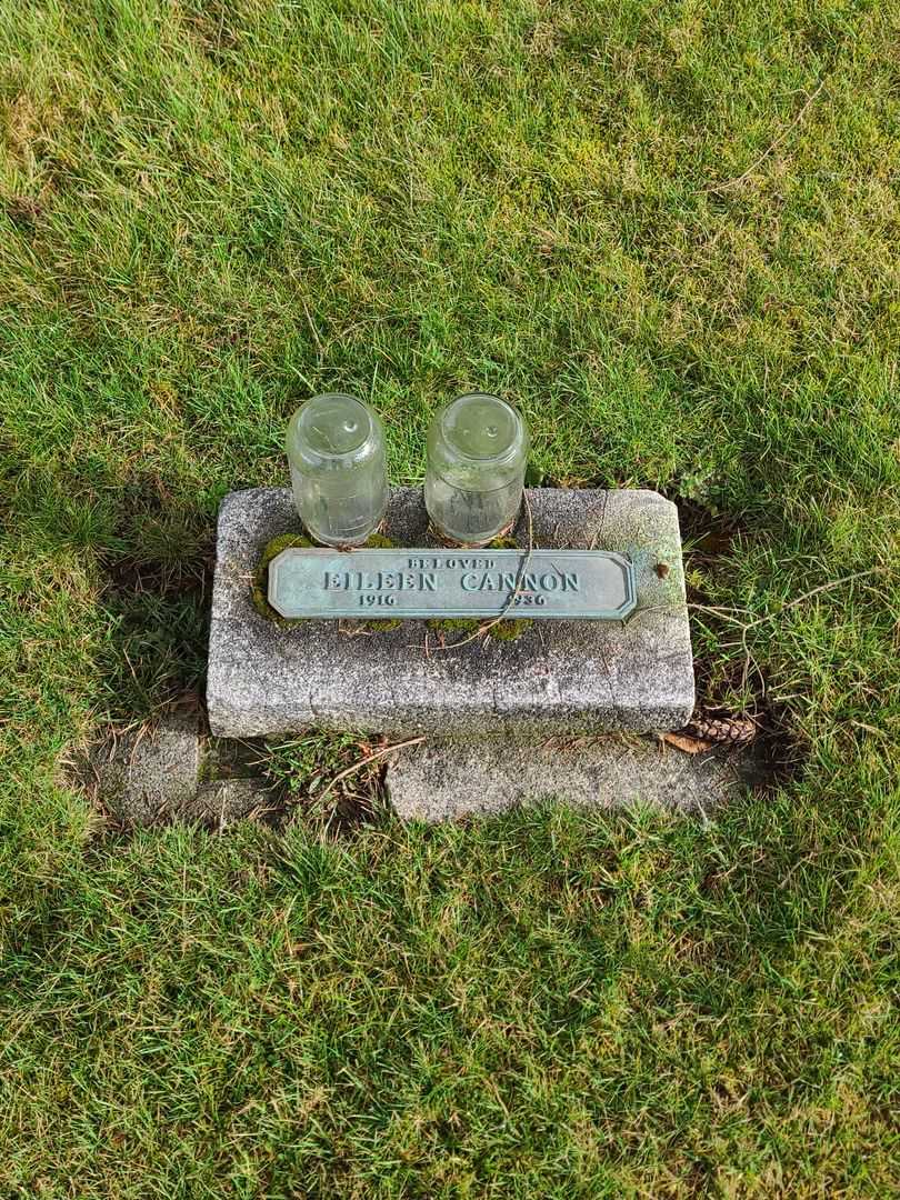 Eileen Cannon's grave. Photo 1