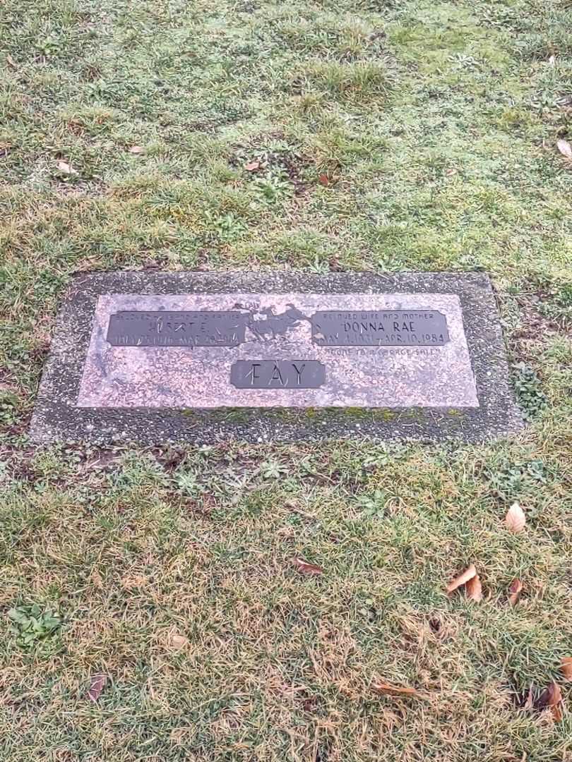 Hubert E. Fay's grave. Photo 1