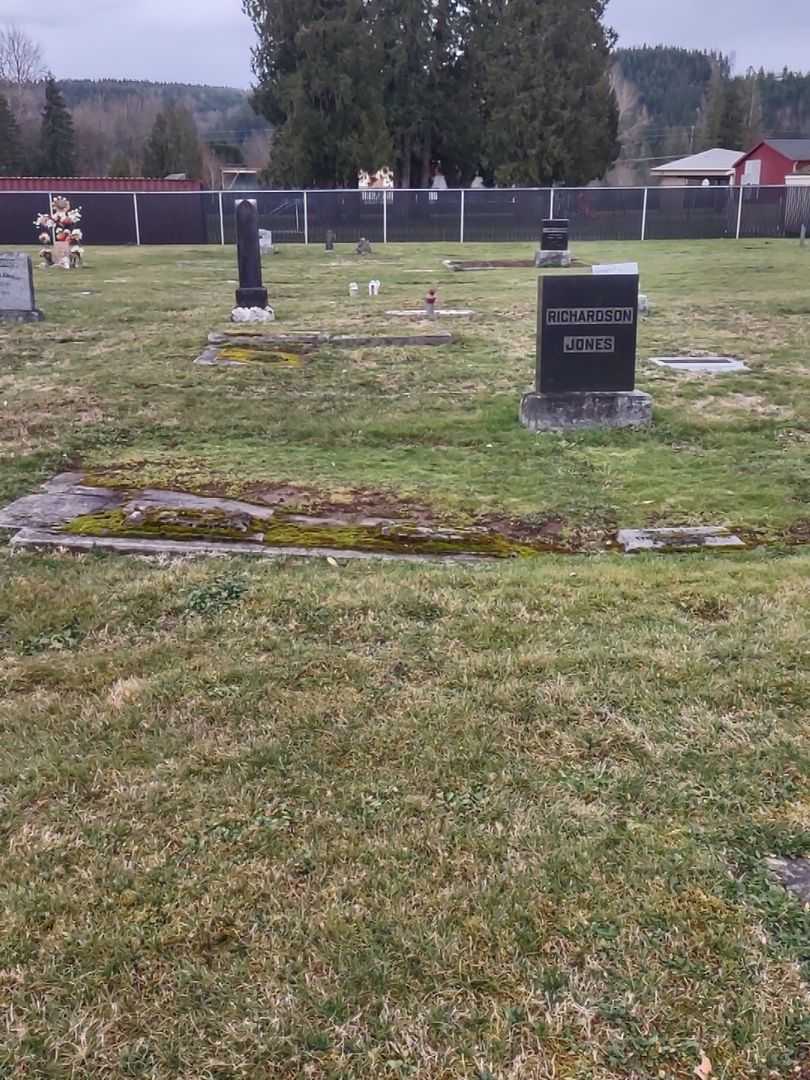 Rachel Richardson's grave. Photo 2