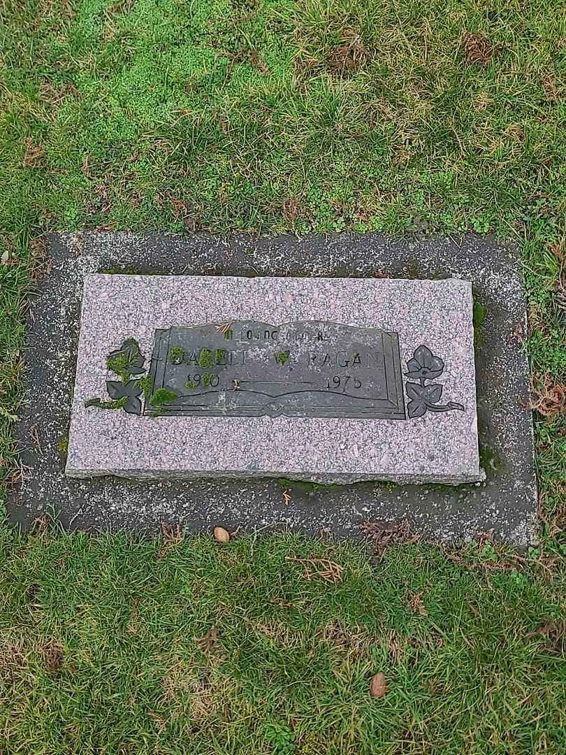 Darell W. Ragan's grave. Photo 1