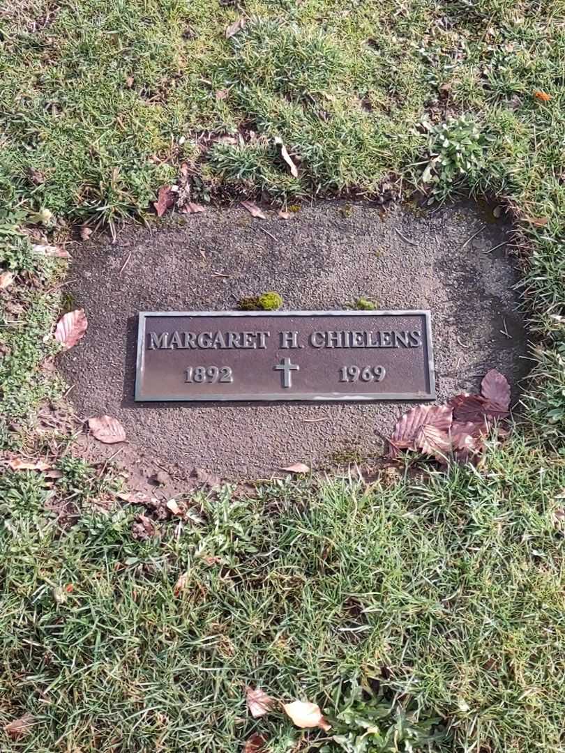 Margaret H. Chielens's grave. Photo 1