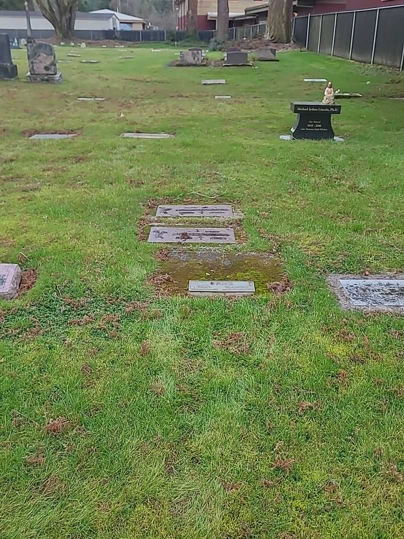 Earl Orme's grave. Photo 5