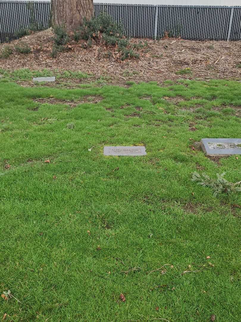 Albin Isakson's grave. Photo 2