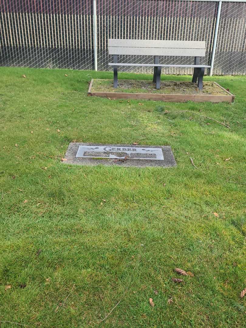 Frank A. Gerber's grave. Photo 2